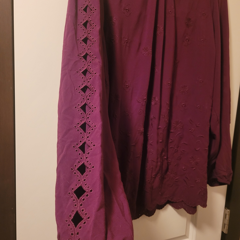 Torrid Women's Challis Embroidered Cut Out Long Sleeve Blouse Size 2X - Picture 6 of 10